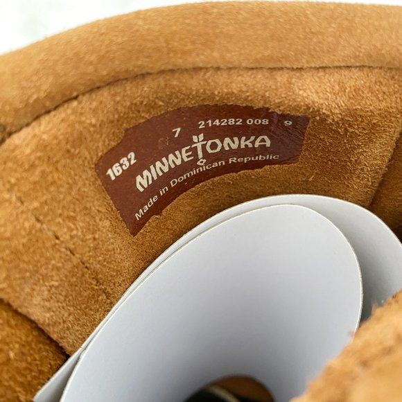 Minnetonka NWOT Women's 3-Layer Fringe Boot, Brown Suede, Size 7 - Picture 7 of 11